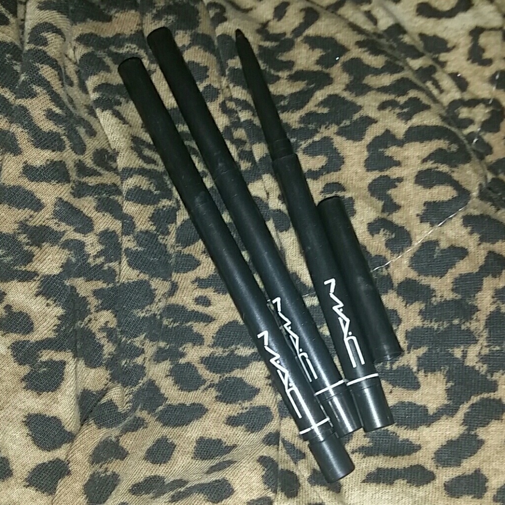 Mac eyeliner BLACK (3)